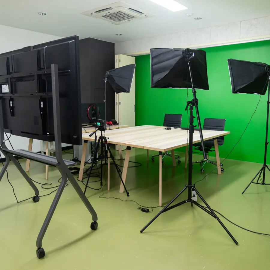 Q7_recording room