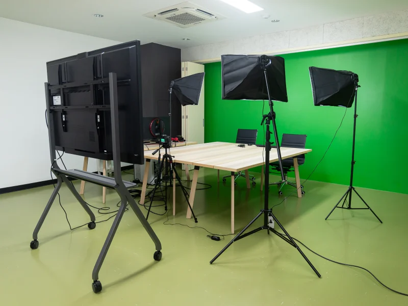 Q7_recording room