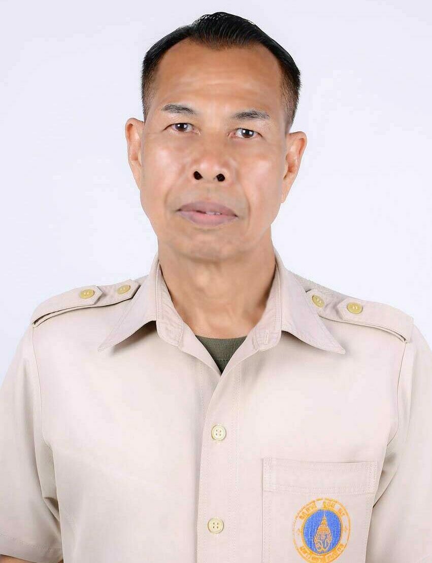 นายชลอ-แสงฉวี
