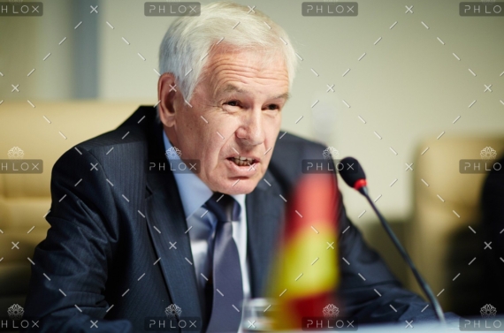 demo-attachment-26-political-report-PZENLVD